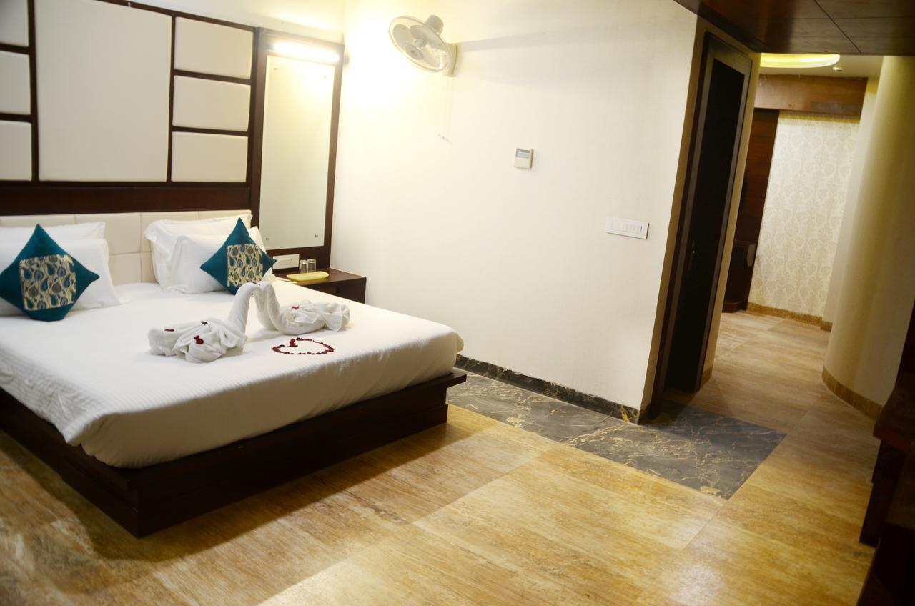 The Land Mark Varanasi Exterior photo