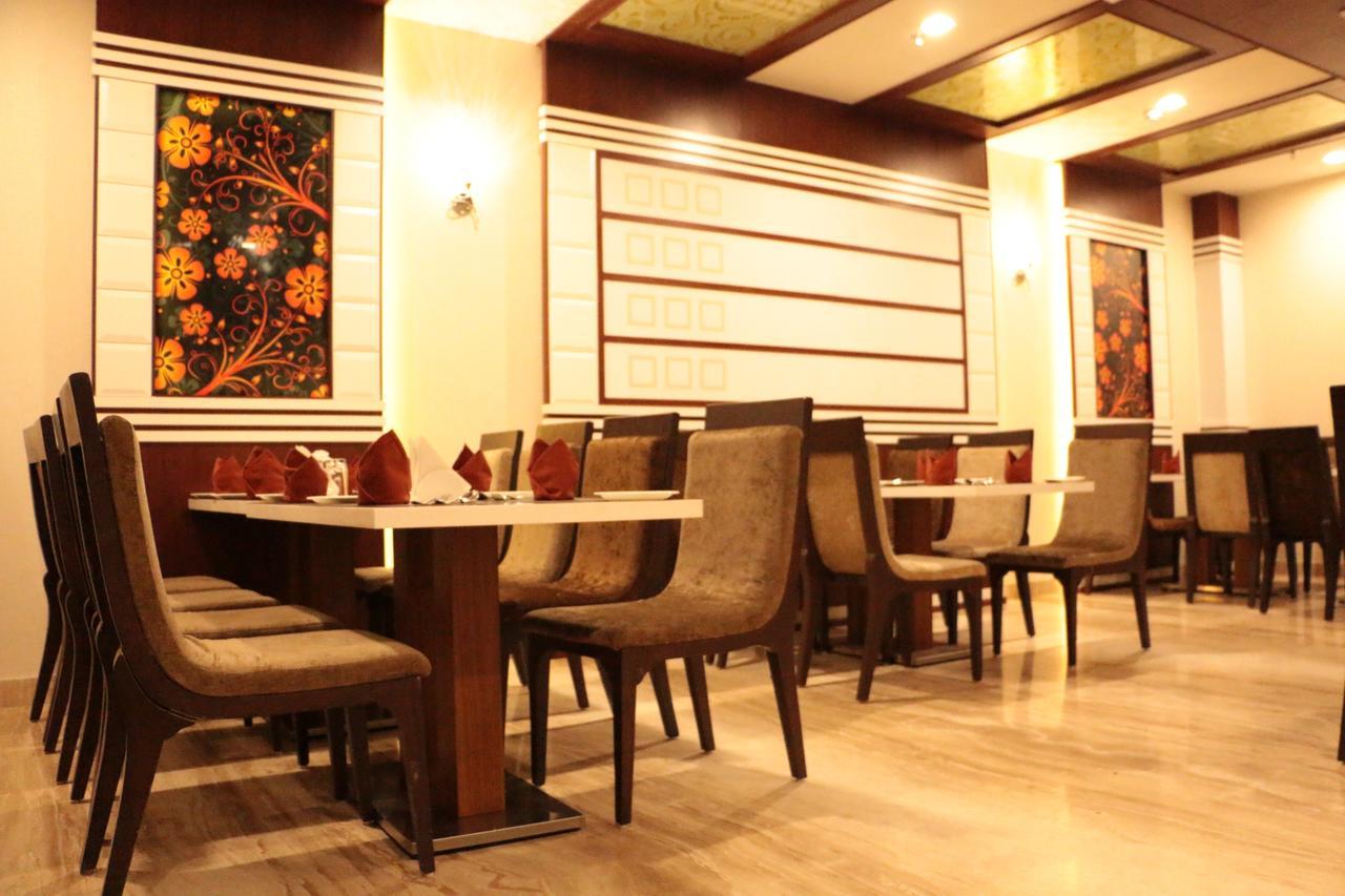 The Land Mark Varanasi Exterior photo