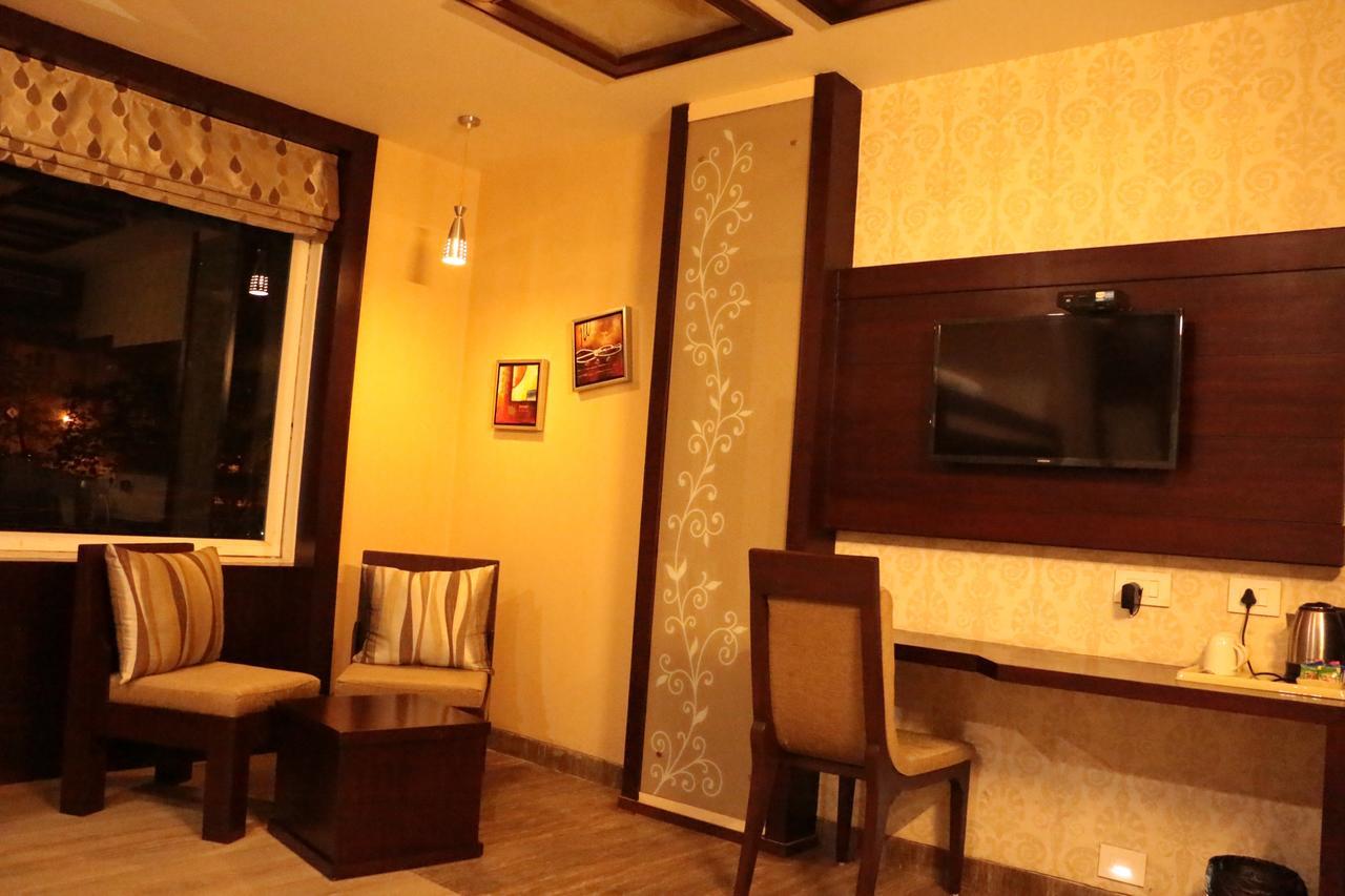 The Land Mark Varanasi Exterior photo